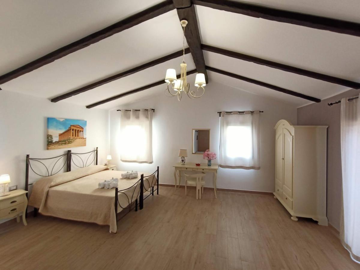 Sara Falconara Bed & Breakfast *