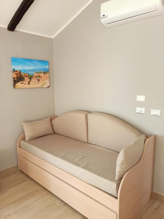 Sara Falconara Bed & Breakfast *