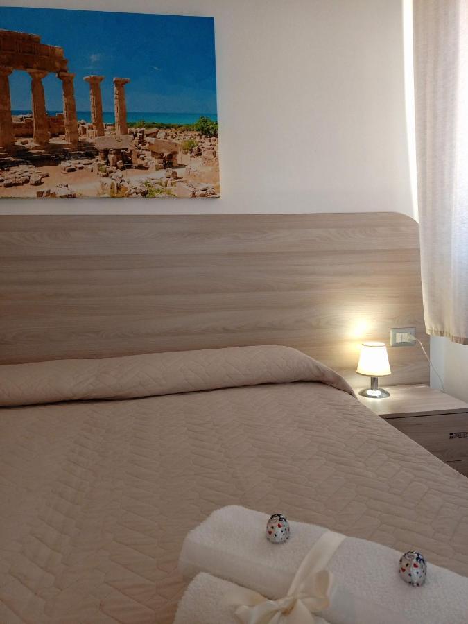 Sara Falconara Bed & Breakfast *
