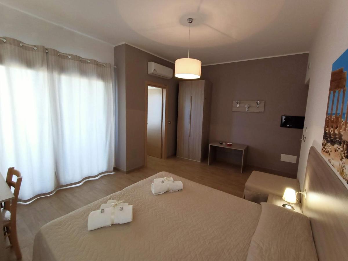 Sara Falconara Bed & Breakfast *